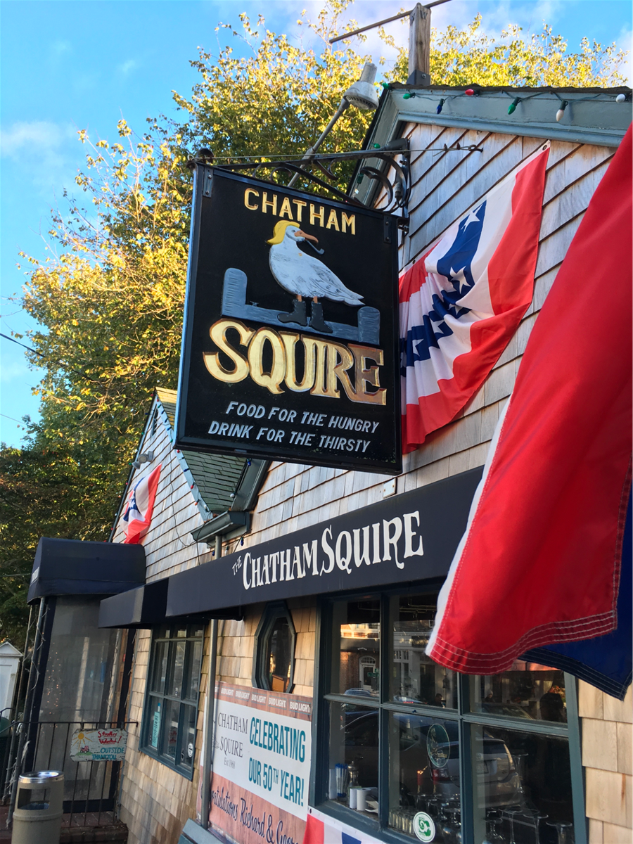 A favorite hangout spot for Nauset Rental guest and locals is the Chatham Squire featuring classic New England dishes with live entertainment and great drinks. 